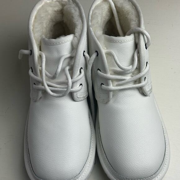 UGG Winter Cold Weather Kids Neumel ll Sz 4 NWOT Boots - Picture 2 of 10